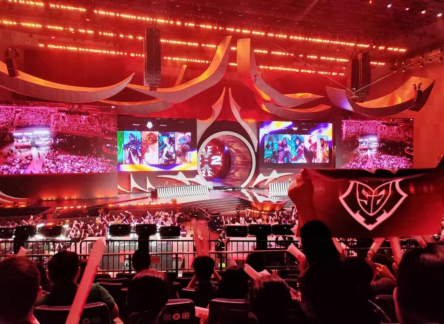 Karsa迎来十五赛季出色发挥，G2观众热烈欢呼！